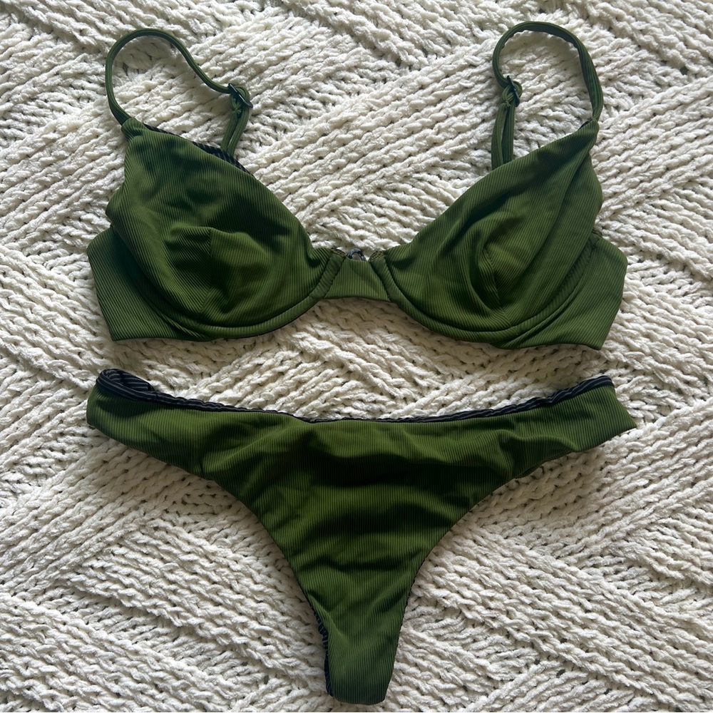 Acacia Set
